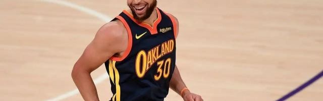 库里左脚受伤归期未定 勇士或跌至季后赛下半区