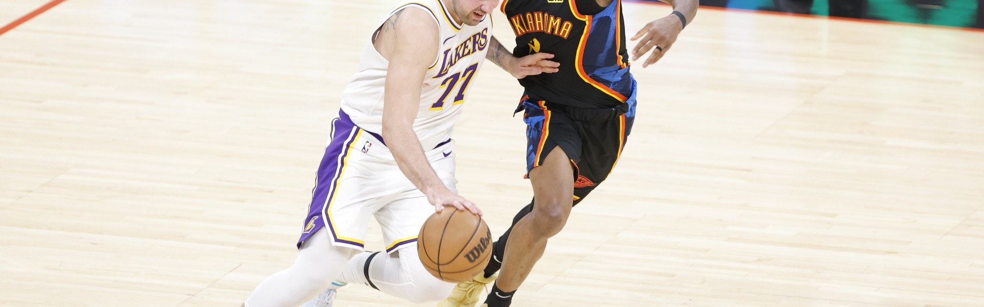 开云-名记半程最佳阵预测：1阵SGA东契奇 2阵库里小卡 3阵KD阿夫迪亚