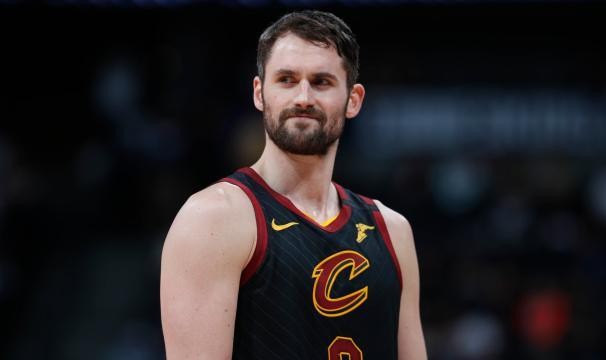 开云体育下载-拉夫是否会和骑士分手？篮网考虑用爱神取代小乔丹