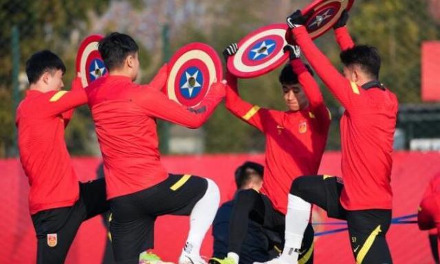 1642428795107093501.jpg 国足.jpg